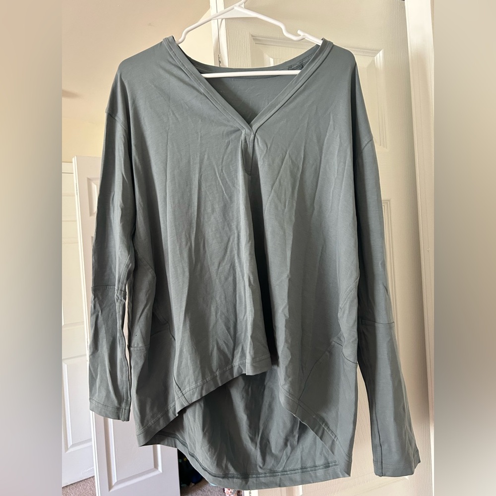 Lululemon loose long sleeve top